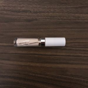 Colourpop No Filter Concealer